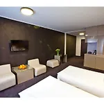 Platinum 4* Познань