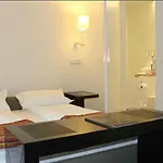 Ξενοδοχείο με διαμερίσματα Platinum 4*